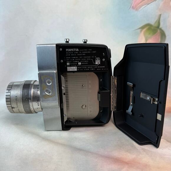 Vintage Bell & Howell Director Series Zoomatic Magazine 8MM Movie Film Camera - Picture 6 of 6